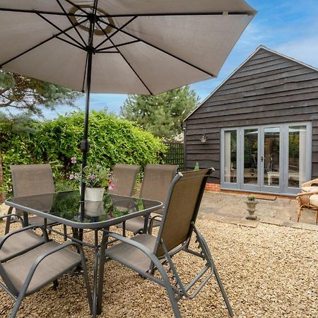 Buff Lodge Tackley エクステリア 写真