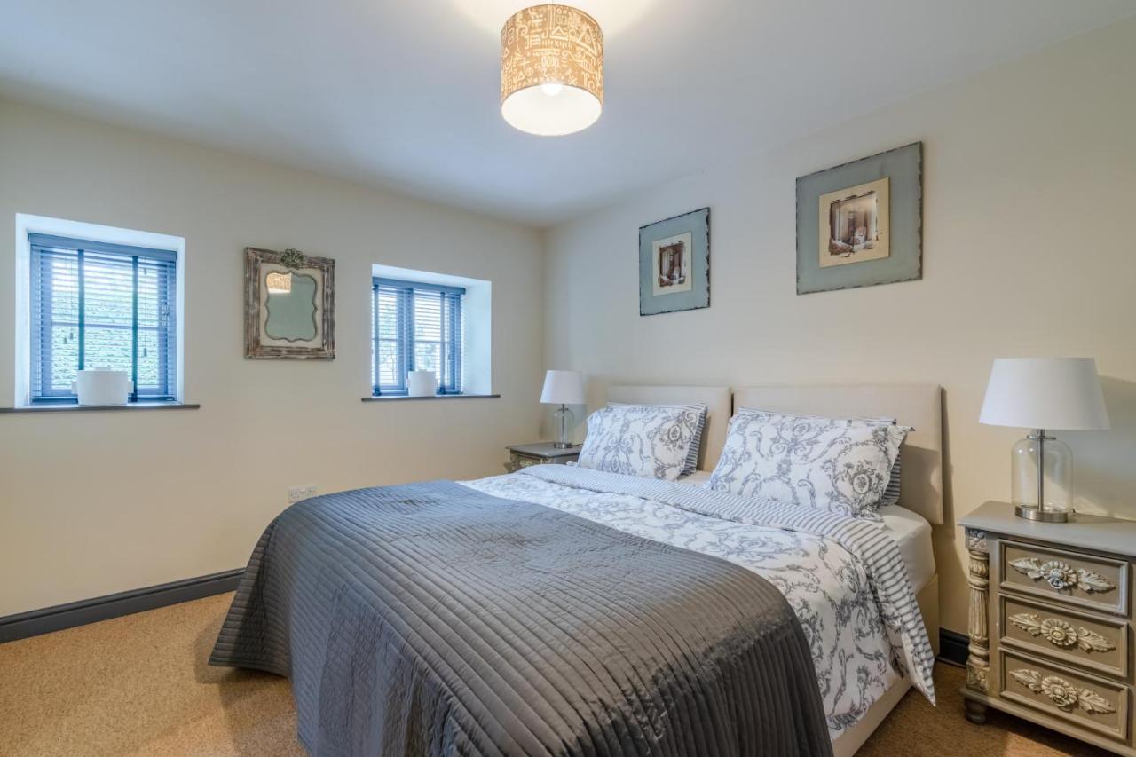 Buff Lodge Tackley エクステリア 写真
