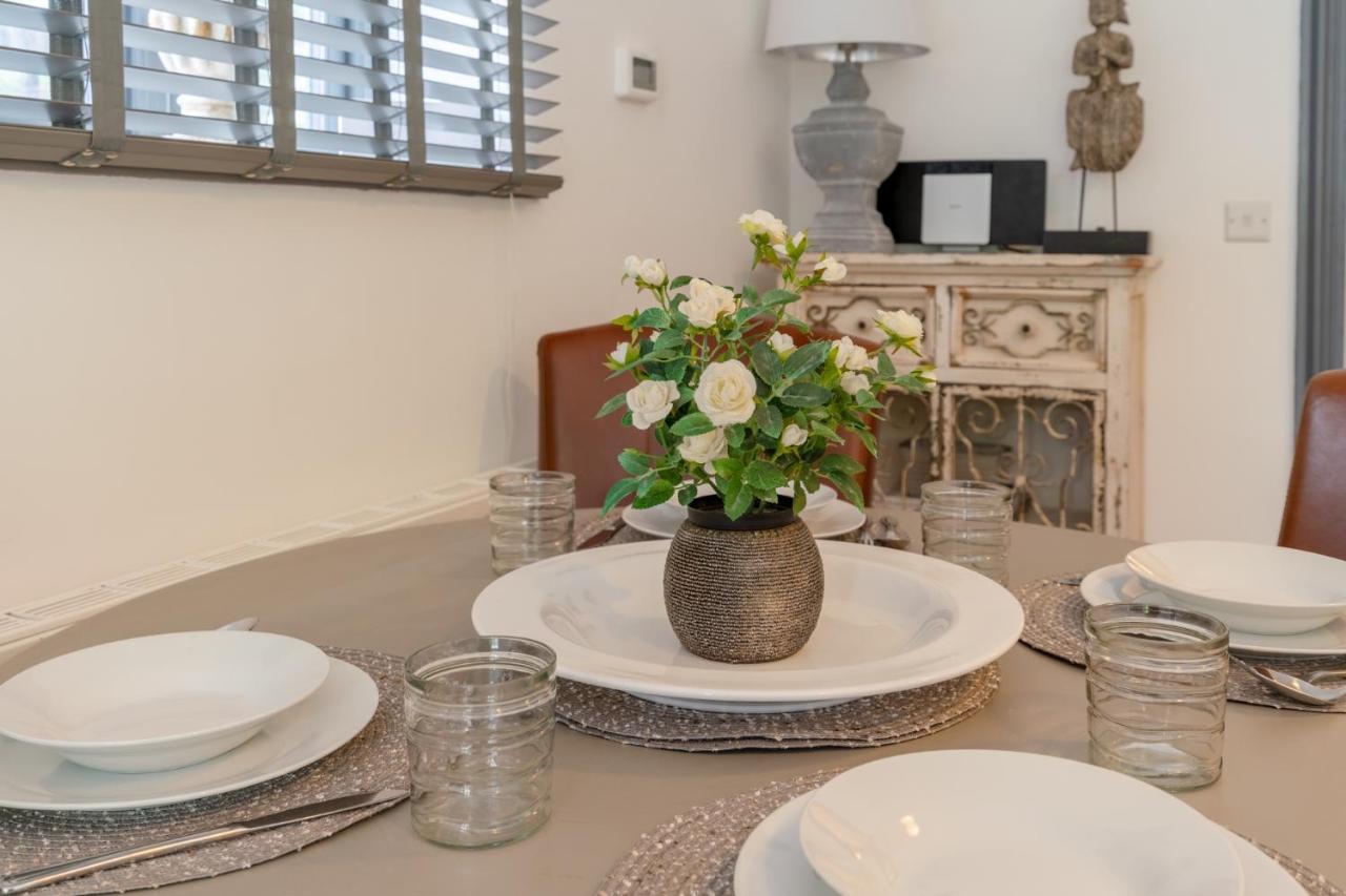 Buff Lodge Tackley エクステリア 写真