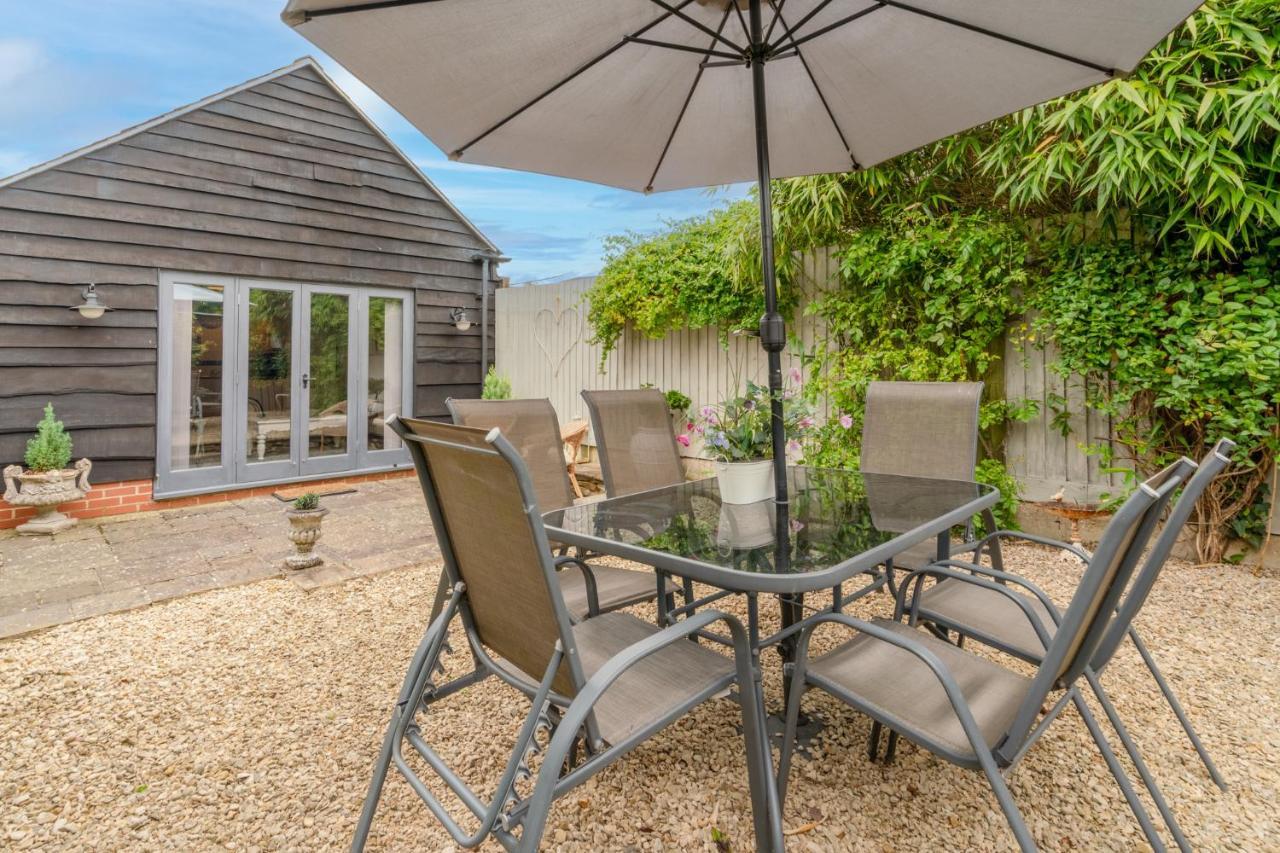 Buff Lodge Tackley エクステリア 写真