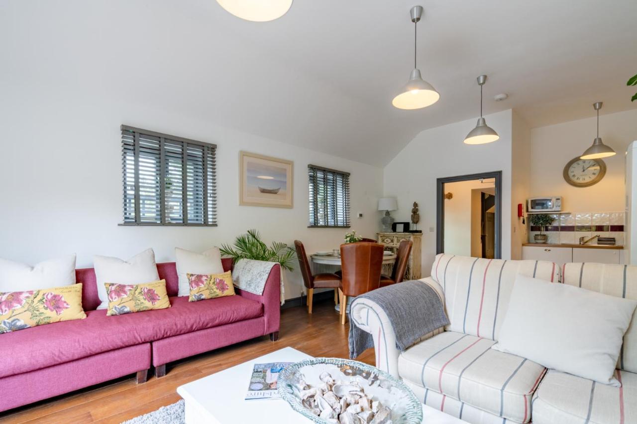 Buff Lodge Tackley エクステリア 写真