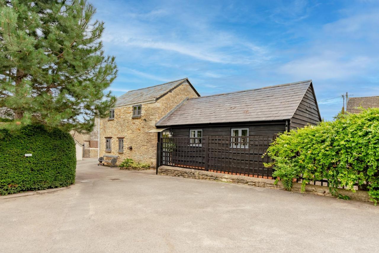 Buff Lodge Tackley エクステリア 写真
