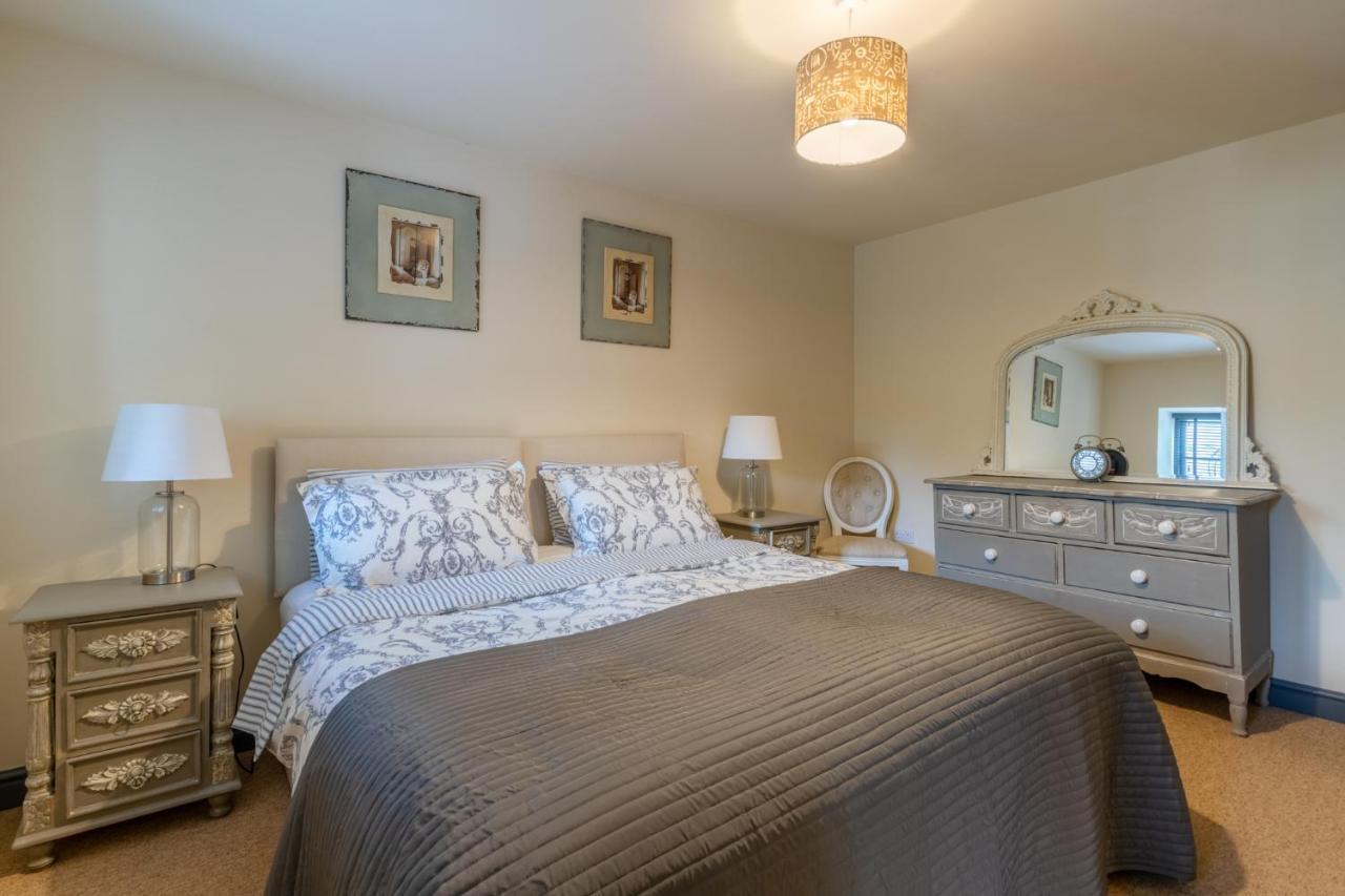 Buff Lodge Tackley エクステリア 写真