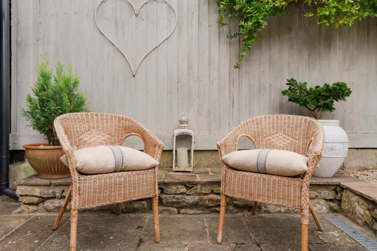 Buff Lodge Tackley エクステリア 写真