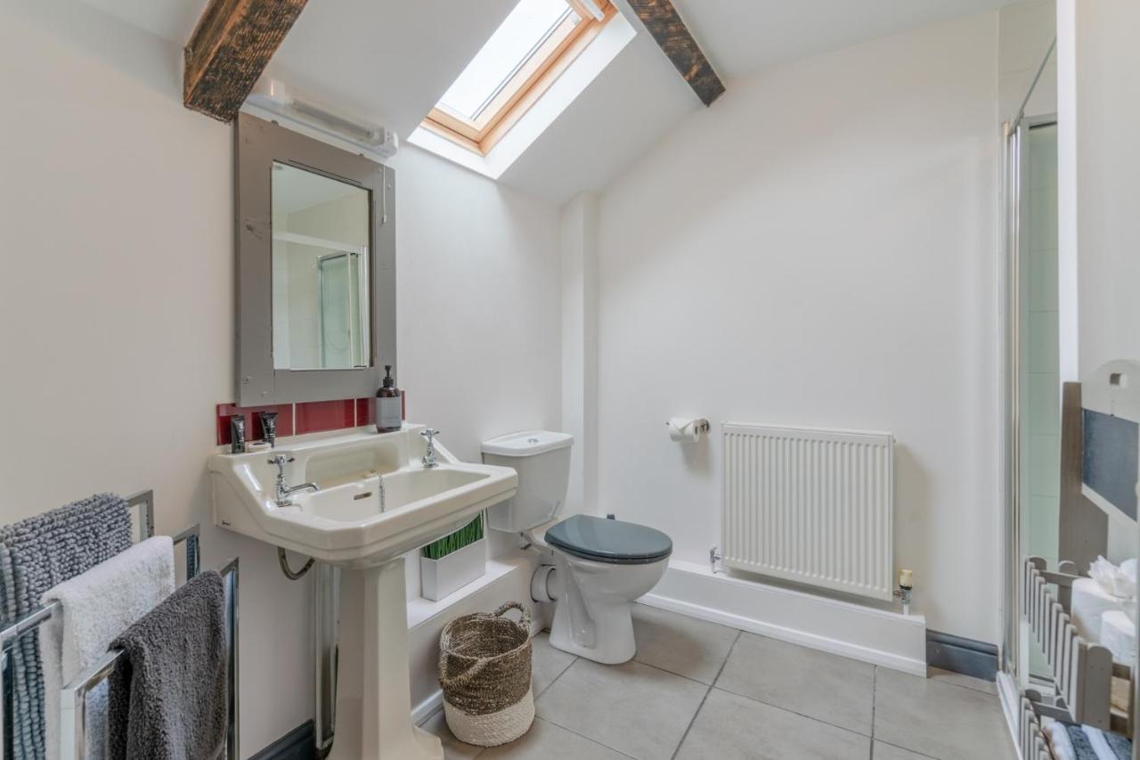 Buff Lodge Tackley エクステリア 写真