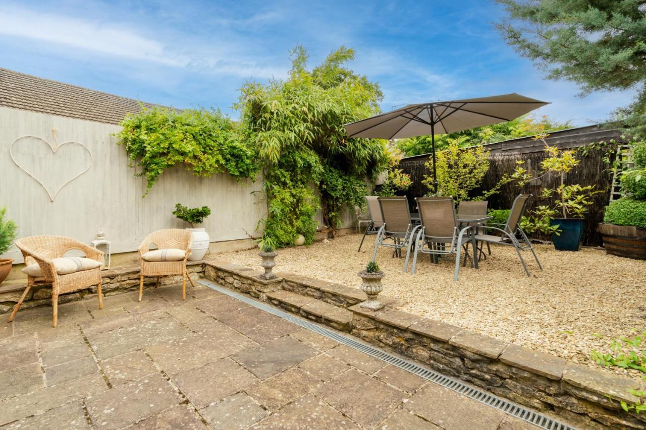 Buff Lodge Tackley エクステリア 写真