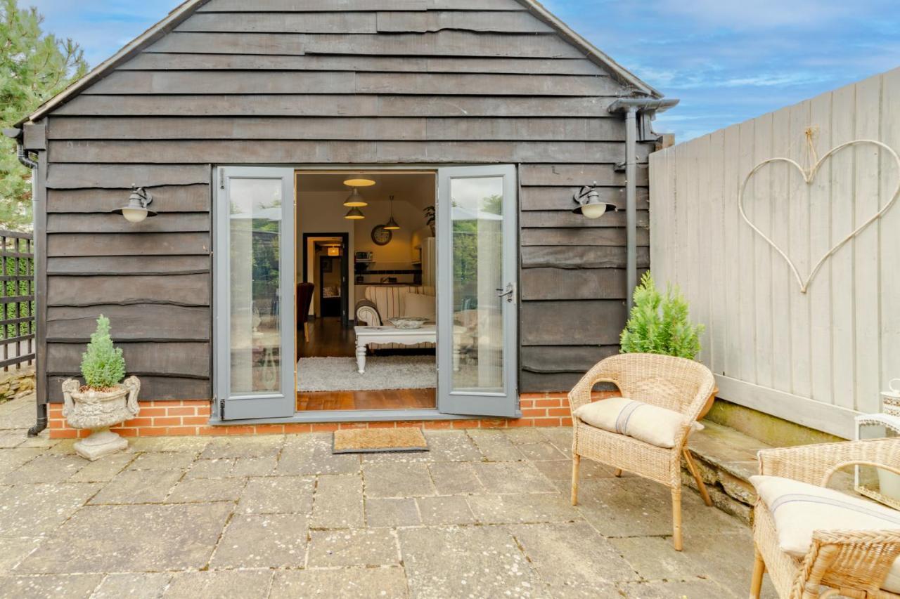 Buff Lodge Tackley エクステリア 写真